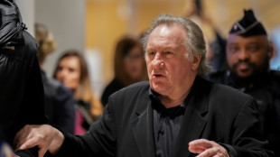 "J'adore les femmes", assure G&eacute;rard Depardieu &agrave; son proc&egrave;s pour agressions sexuelles