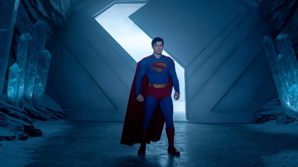 Ecco il Superman 'immigrato', alieno e super buono