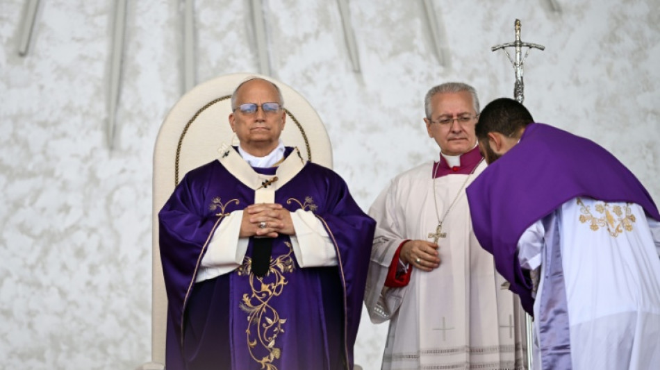 Papa pede que EUA busque diálogo em vez de invadir Venezuela