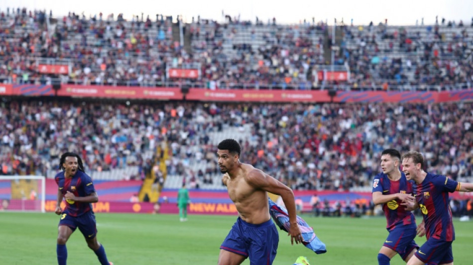 Espagne: Araujo lib&egrave;re le Bar&ccedil;a, le Real Madrid sous pression