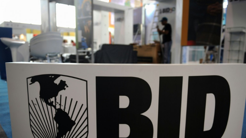 El BM y el BID invertir&aacute;n otros 400 millones de d&oacute;lares en conexi&oacute;n digital en colegios