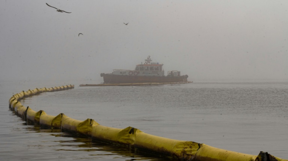 Per&uacute; declara "emergencia ambiental" en zona costera afectada por derrame petrolero