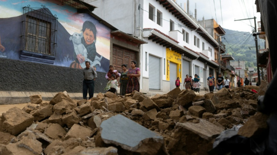 Mob lynches five alleged thieves in quake-hit Guatemalan town