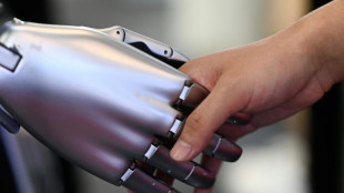 Cient&iacute;ficos japoneses crean robot sonriente con piel "viva"