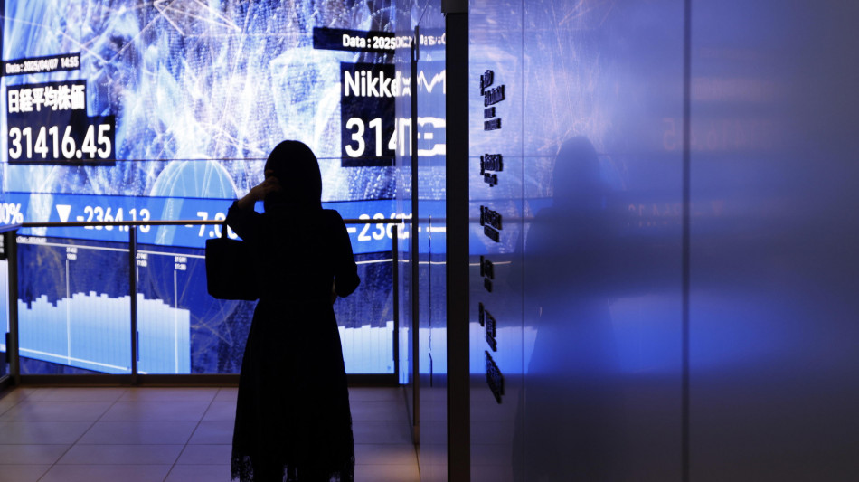 Borsa Tokyo estende i guadagni dopo pausa dazi