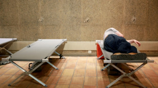 Des douches et une salle fra&icirc;che pendant la canicule, un "bonheur" pour des sans-abri