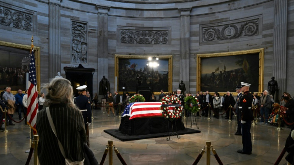 EUA experimenta unidade ef&ecirc;mera durante funeral de Estado de Carter