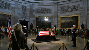 EUA experimenta unidade ef&ecirc;mera durante funeral de Estado de Carter