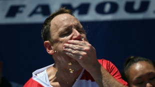 Comedor de cachorro-quente faz retorno voraz e se consagra em Nova York