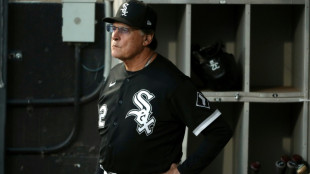La Russa steps down as manager of White Sox