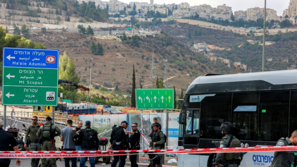 Ataque a tiros em Jerusal&eacute;m deixa seis mortos