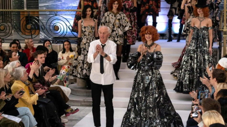 London fashion week opens with tribute to one of its greats