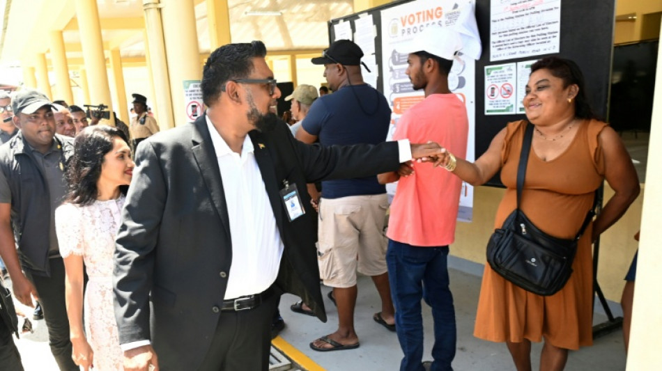 Guyana elige presidente con el reto de gestionar la riqueza petrolera y la tensión con Venezuela