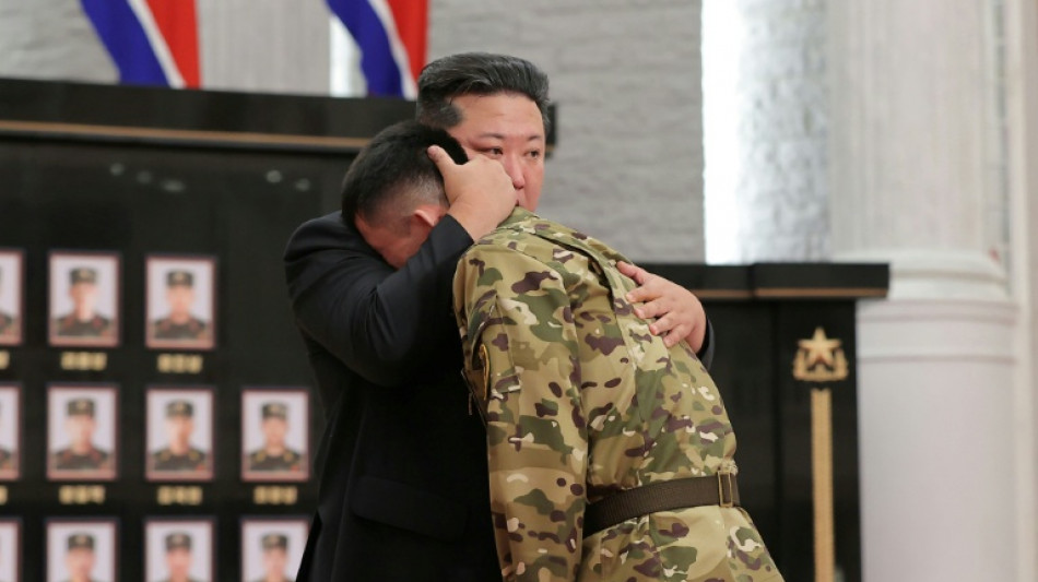 Kim Jong Un condecora soldados norte-coreanos que lutaram pela R&uacute;ssia na Ucr&acirc;nia