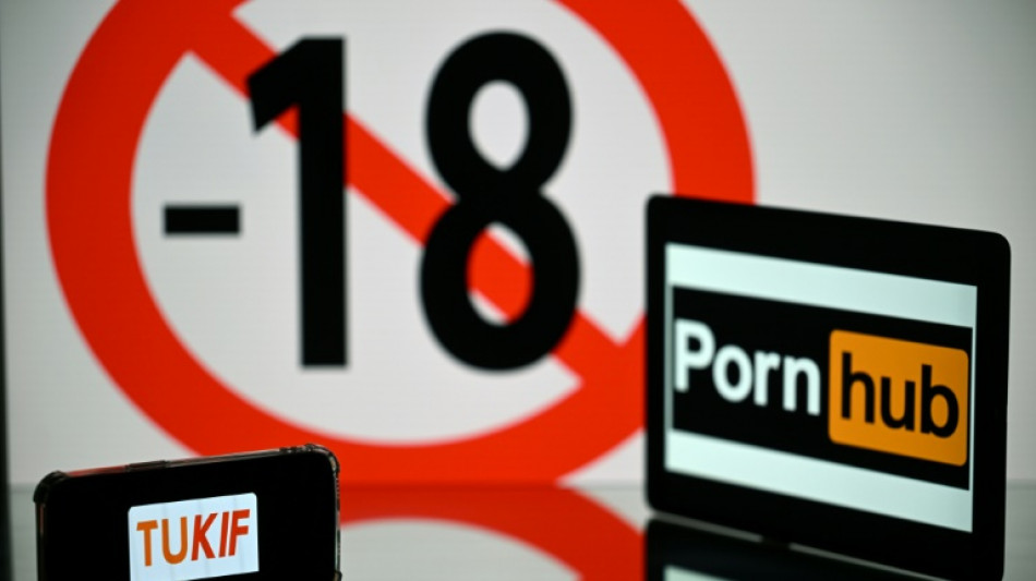 Les sites pornographiques europ&eacute;ens accessibles aux mineurs laiss&eacute;s en ligne