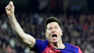 Espagne: Barcelone dynamite S&eacute;ville et revient &agrave; deux points du Real