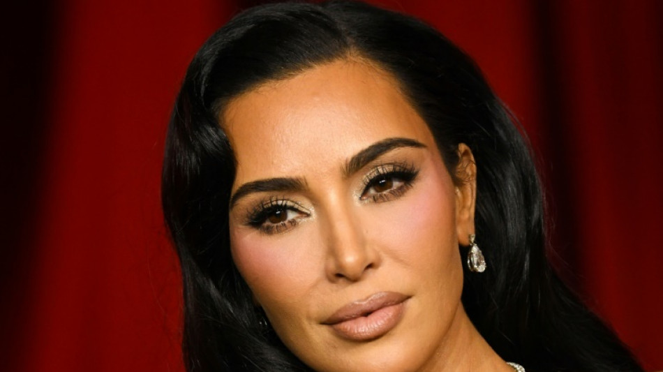 Kim Kardashian testifica en el juicio por el millonario robo que sufri&oacute; en Par&iacute;s