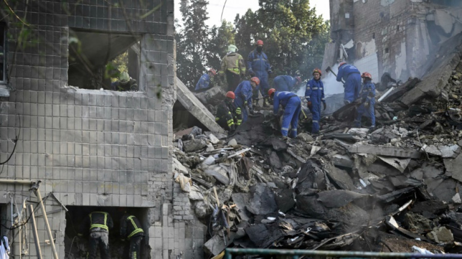 Ukraine: 14 morts &agrave; Kiev, Zelensky d&eacute;nonce "l'une des pires attaques" russes