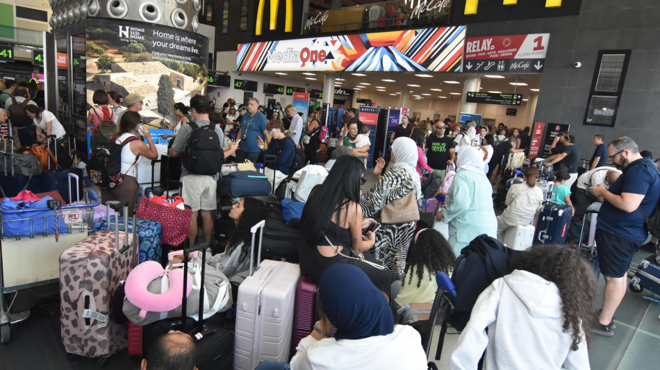 Codacons, rincari sospetti su costi autonoleggio all'aeroporto di Catania