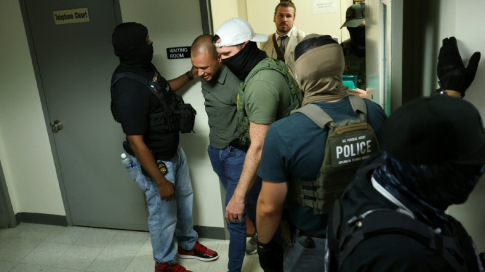 Des demandeurs d'asile arrêtés après des audiences "pièges" à New York