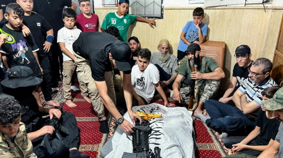 Israel mata no L&iacute;bano chefe militar do Fatah e continua bombardeando Gaza
