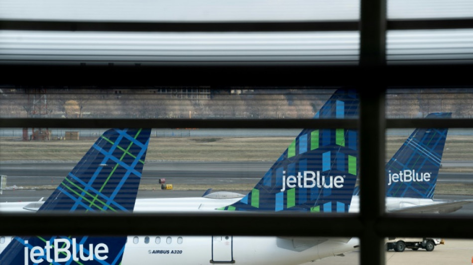 JetBlue seeks to buy Spirit Airlines, threatening Frontier deal