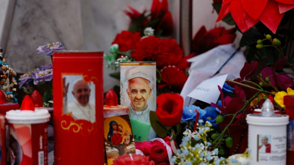 El papa Francisco pasa una "noche tranquila" tras su &uacute;ltima crisis respiratoria