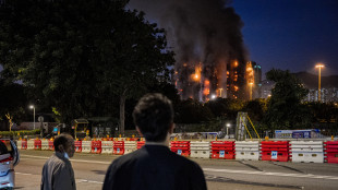Media, 'salgono a 12 i morti nell'incendio a Hong Kong'