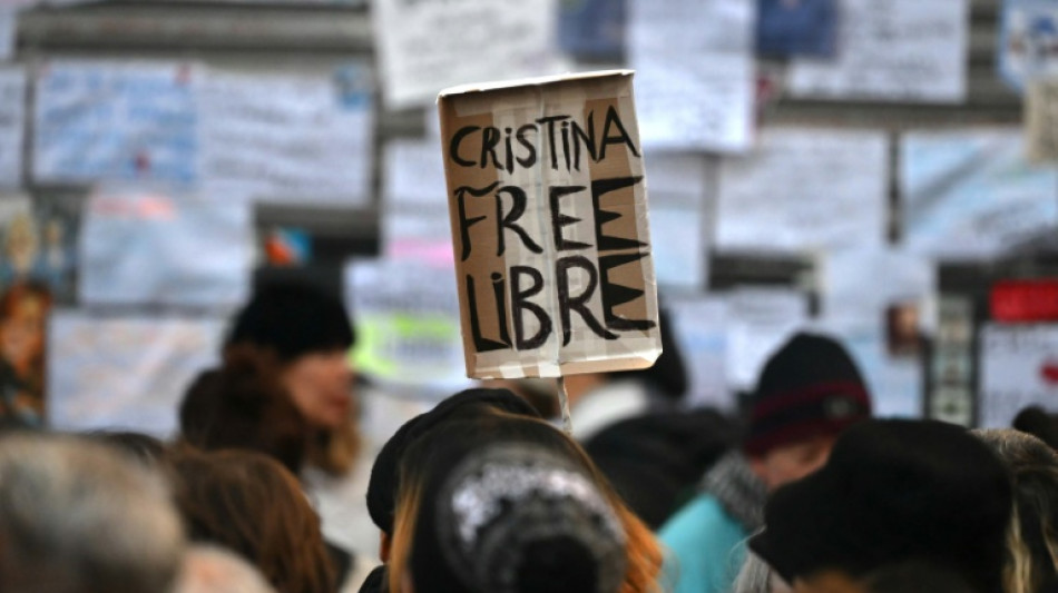 'Argentina com Cristina', apoiadores de Kirchner protestam contra sua condena&ccedil;&atilde;o