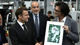 Macron d&eacute;voile la nouvelle Marianne des timbres poste