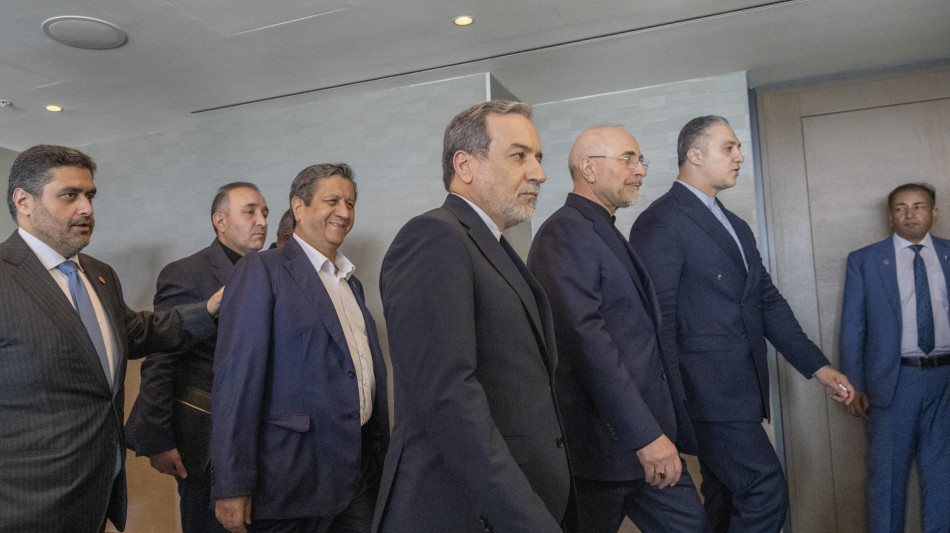 Media Teheran, delegazione iraniana lascia i colloqui in protesta contro Trump