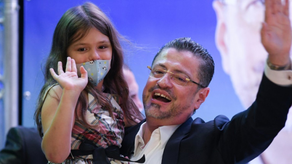 El derechista Chaves, próximo presidente de Costa Rica tras vencer en el balotaje