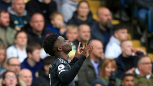 Arsenal extend Premier League lead as Liverpool host Man City