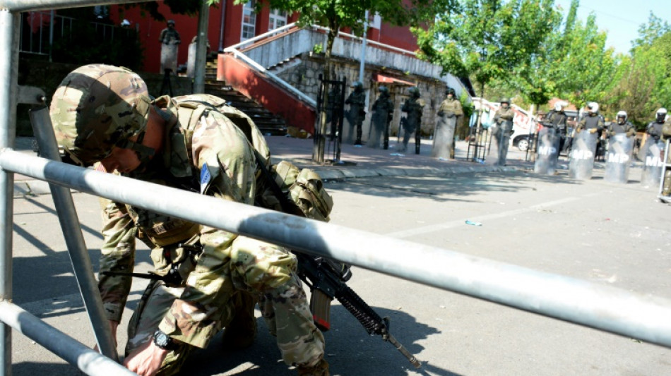 Otan anuncia mobiliza&ccedil;&atilde;o de mais for&ccedil;as no Kosovo