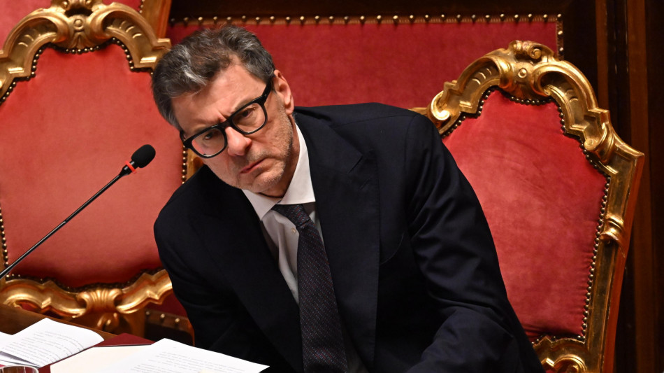 Giorgetti, 'un p&ograve; di guerra a chi non fa pace col fisco'