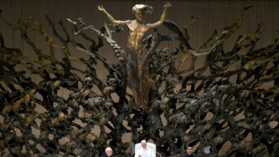 Papa Le&atilde;o XVI apresenta mensagem de di&aacute;logo e unidade &agrave; C&uacute;ria