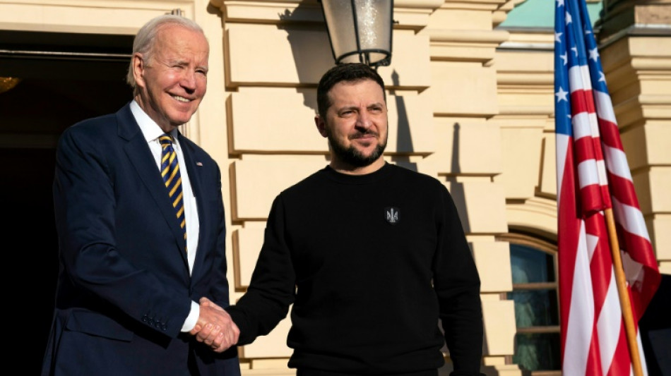 Visite surprise de Biden &agrave; Kiev qui promet plus d'aide militaire