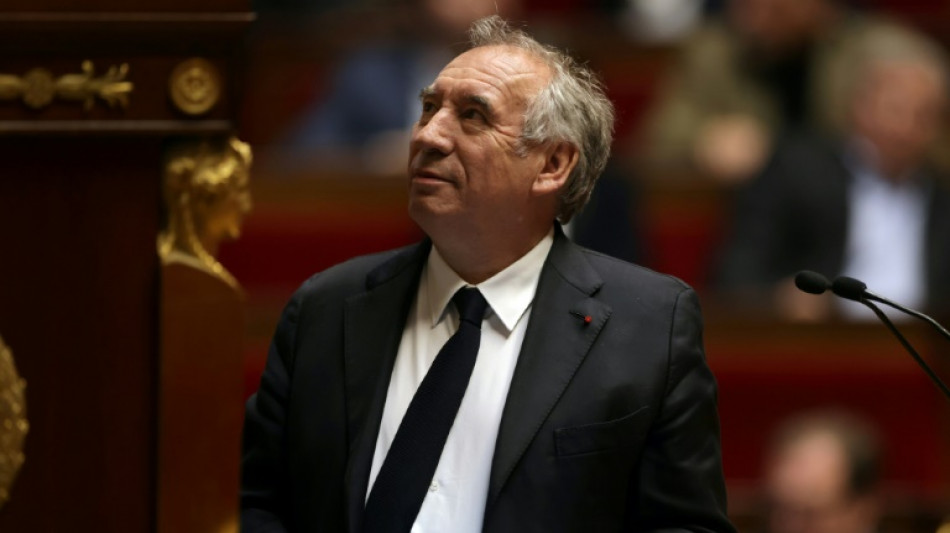 Censure: avec le sauf-conduit du PS, "un autre chemin se d&eacute;gage", se f&eacute;licite Fran&ccedil;ois Bayrou