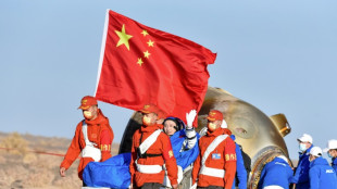 Astronautas chinos regresan de una misi&oacute;n "exitosa" en la estaci&oacute;n espacial
estaci&oacute;n espacial