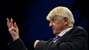 Boris Johnson quiere que su padre sea nombrado caballero, seg&uacute;n The Times
