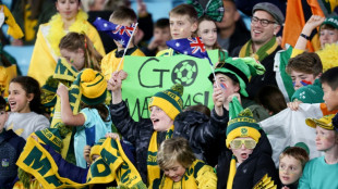 'Spy' chopper and 'old tricks' as Australia, England clash at World Cup