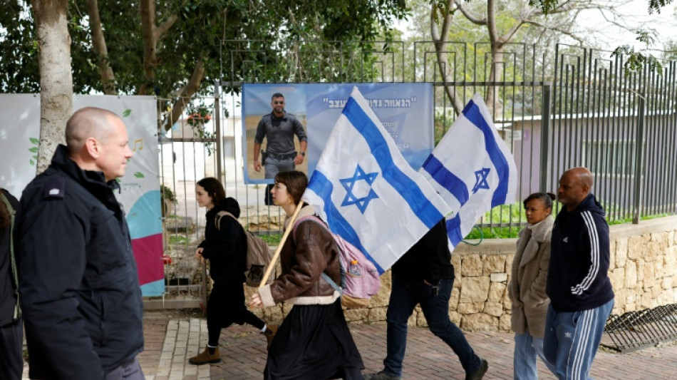 Israel enterra o &uacute;ltimo ref&eacute;m em Gaza