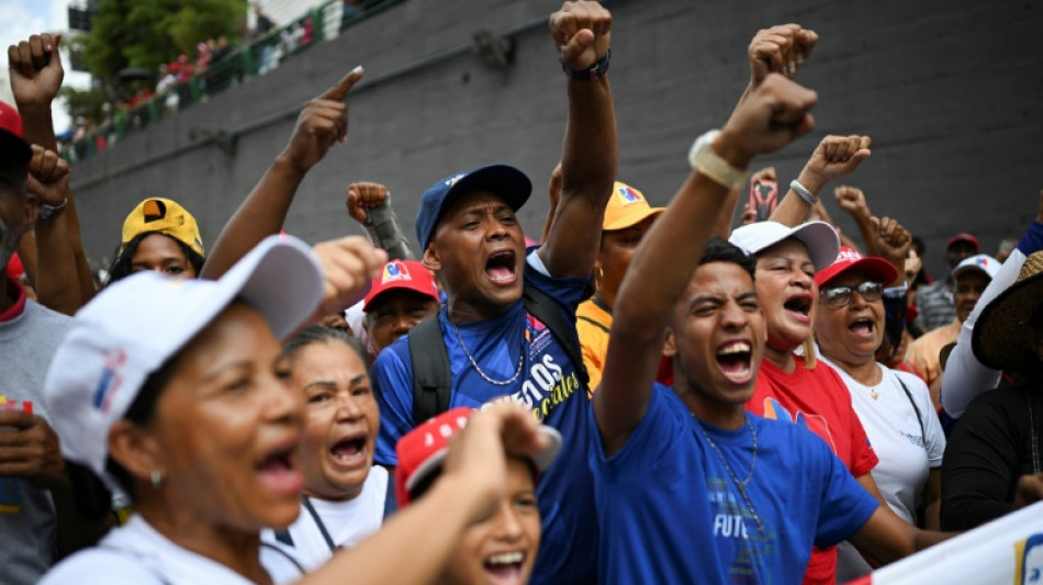 Maduro 'toma' Venezuela no come&ccedil;o de uma campanha presidencial incerta