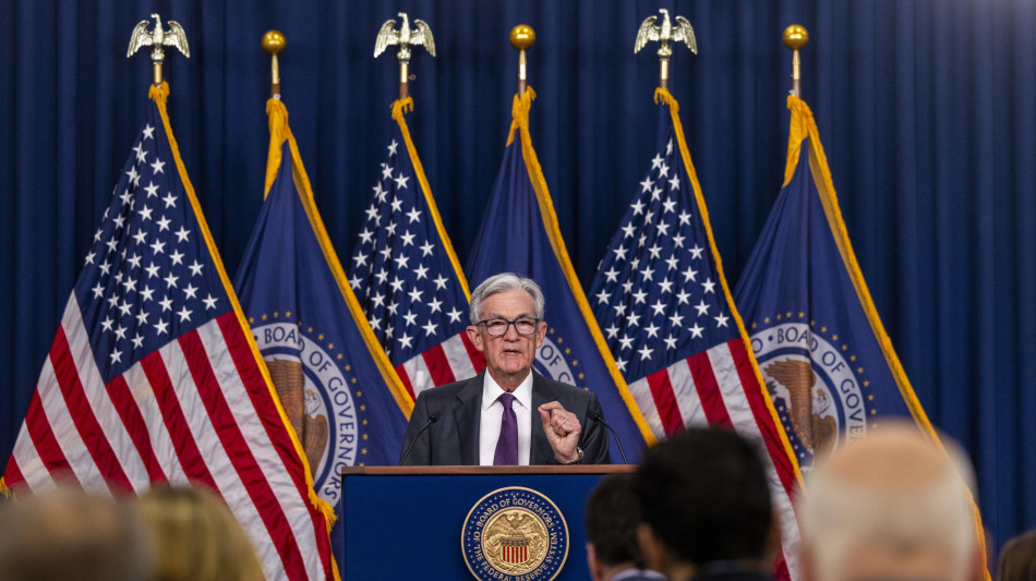 Powell, economia solida nonostante i rischi al ribasso