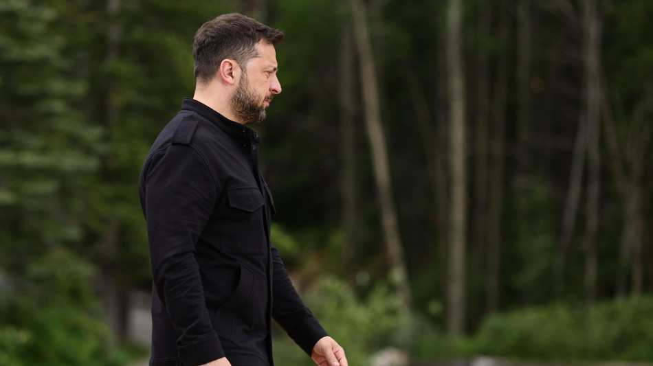 Zelensky,aziende occidentali forniscono industria militare russa