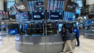 Wall Street commence en hausse une semaine charg&eacute;e en r&eacute;sultats