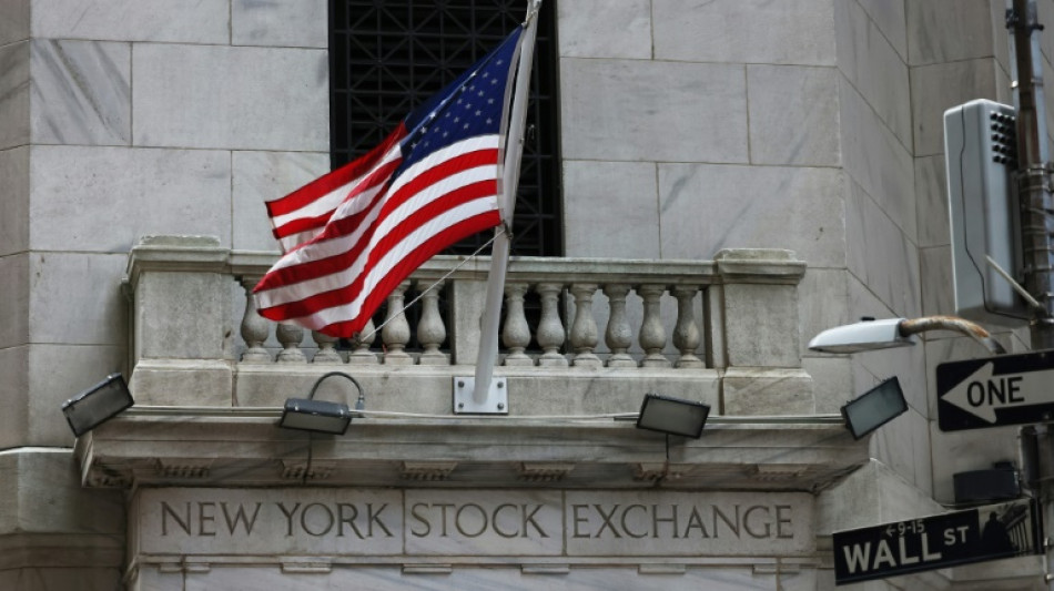 Wall Street termine en ordre dispers&eacute; une mauvaise semaine