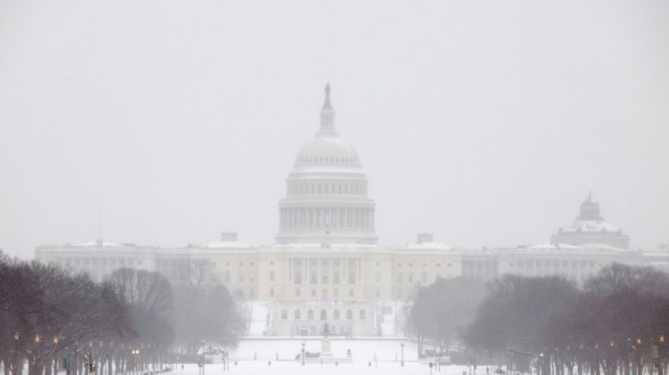 EEUU entra en una par&aacute;lisis presupuestaria que se prev&eacute; breve