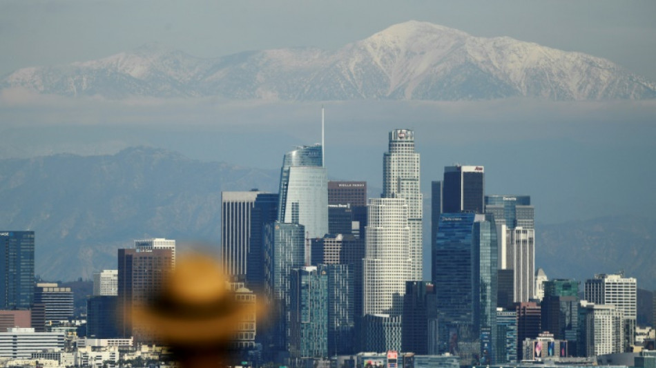 Sequestro de &ocirc;nibus deixa um morto em Los Angeles