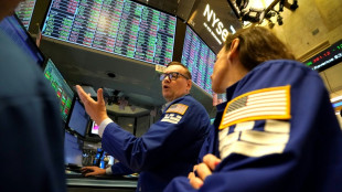 Wall Street ouvre en hausse, toujours port&eacute;e par la vague Trump